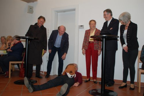 Alle Verdächtigten auf einen Blick: Wer hat den Kurator ermordet?