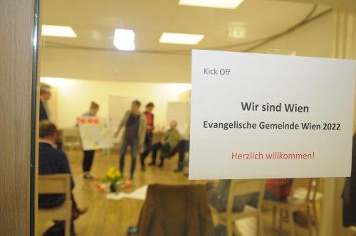 In Gruppenarbeiten tauschten sich die Teilnehmenden am 17.3. über ihre Sicht auf die Evangelische Kirche A.B. aus.