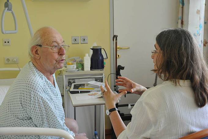 Bei &quot;Spiritual Care&quot; steht der ganze Mensch im Mittelpunkt des Interesses. Dem zugrunde liegt die Überzeugung, dass jeder Mensch spirituell ist, auch wenn er keinen Bezug zur Kirche hat.