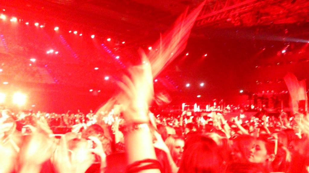 Super Stimmung, super Lichtshow beim Eurovision Songcontest - das genoss...
