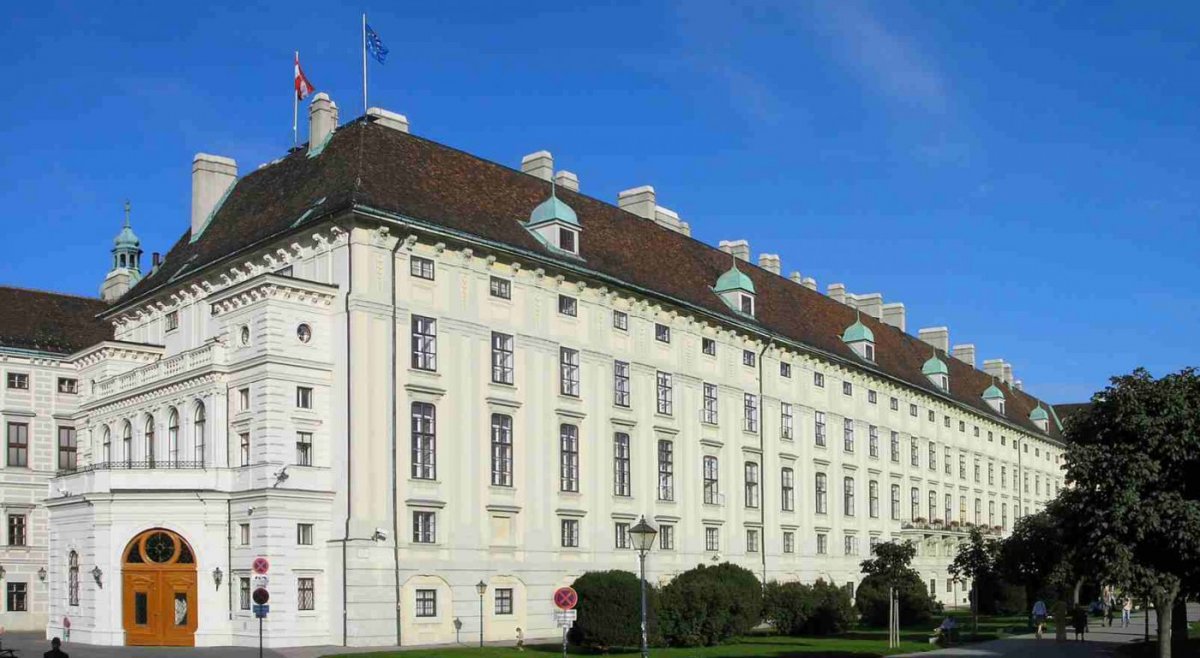 Alexander van der Bellen wird als Bundespräsident in die Hofburg einziehen. Die hohe Wahlbeteilung und das klare Ergebnis stelle der Demokratie ein gutes Zeugnis aus, meint Bischof Michael Bünker. Foto: Gryffindor/wikimedia