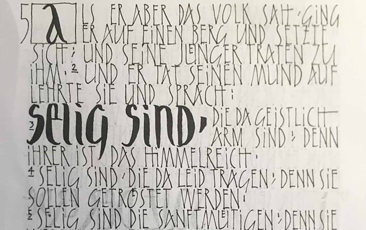 Das „Handgeschriebene Neue Testament“ wird gebunden und dann im Bibelzentrum ausgestellt. Eine Digitalisierung ist ebenfalls geplant. (Foto: Bibelzentrum) 