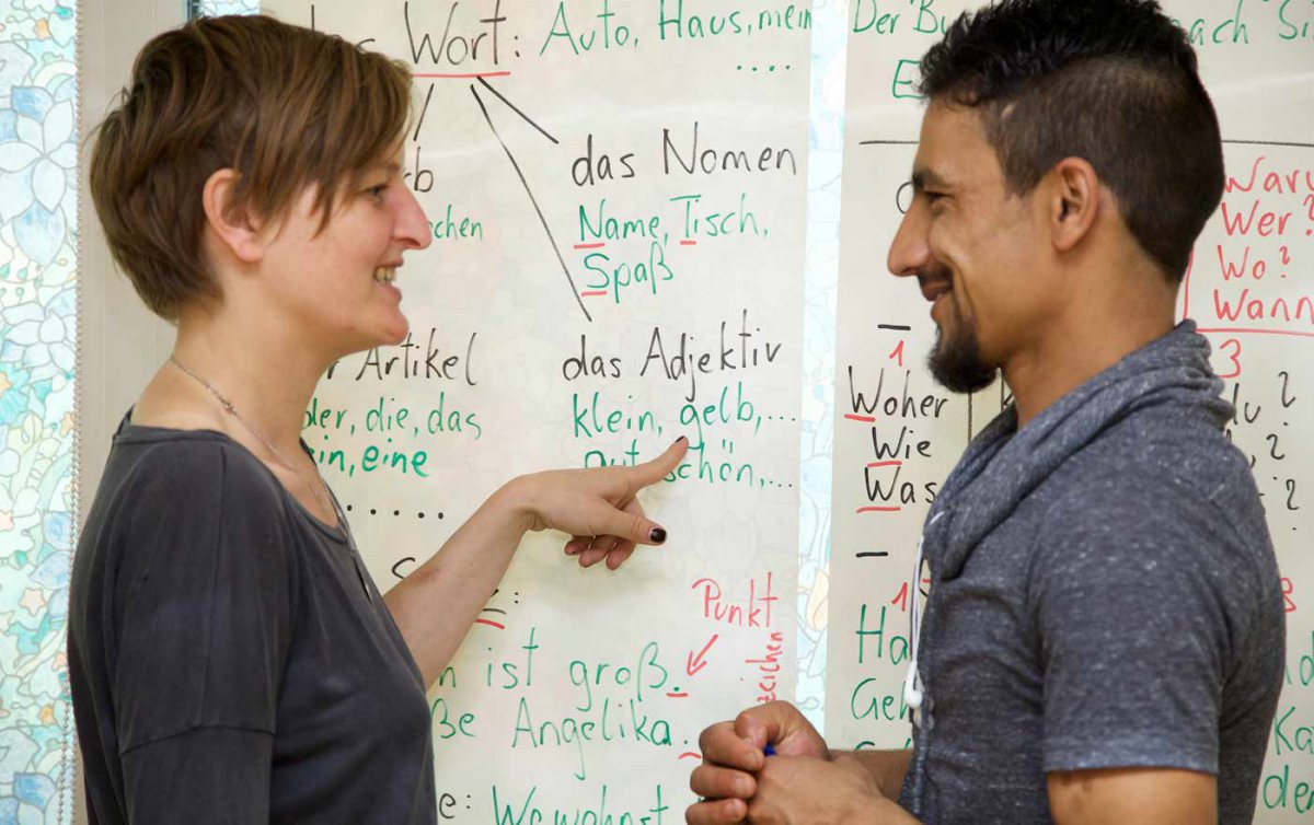 In vielen Pfarrgemeinden bekommen Flüchtlinge Hilfe von Freiwilligen Foto: Diakonie/Nadja Meister