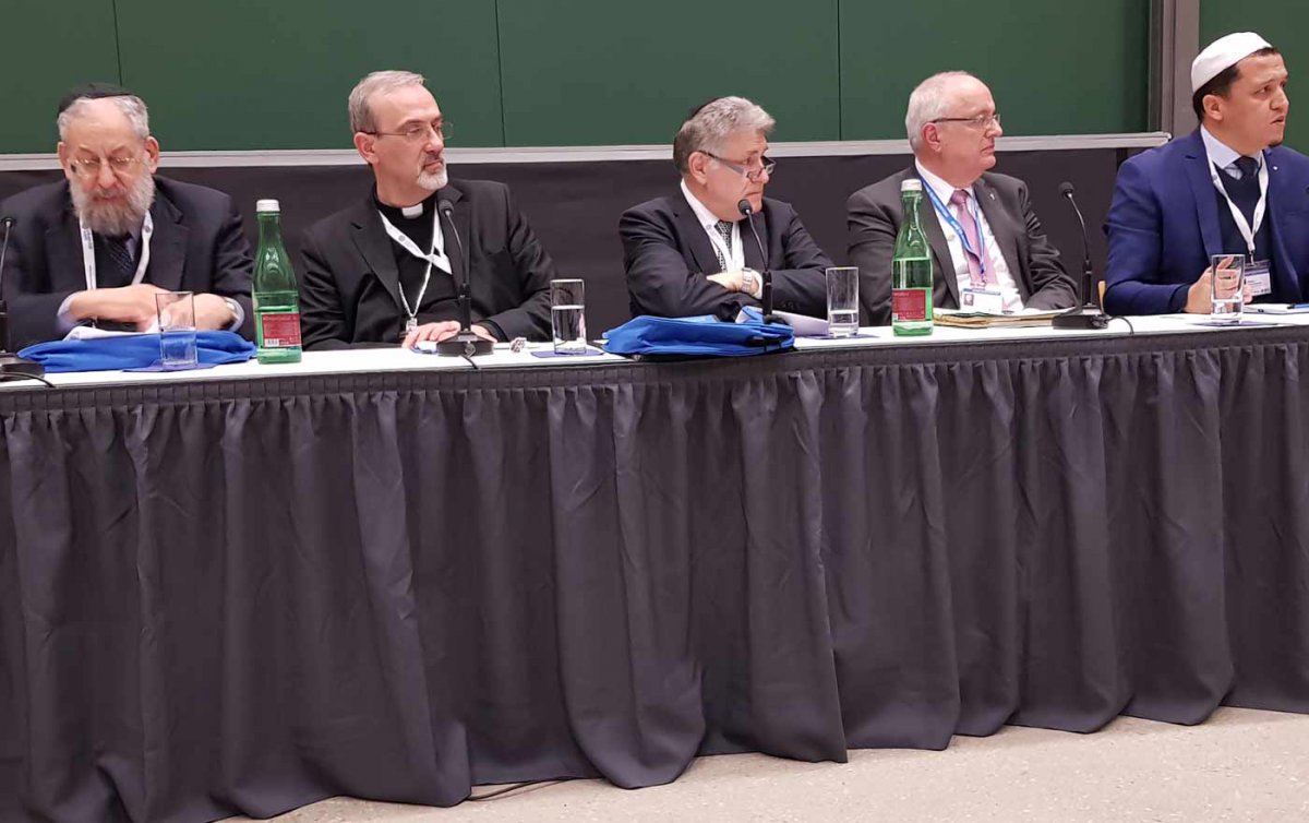 Diskutierten die lange Geschichte des Antisemitismus in den abrahamitischen Religionen: der französische Imam Hassen Chalghoumi, Bischof Michael Bünker, der argentinische Rabbiner Abraham Skorka und der italienische Erzbischof Pierbattista Pizzaballa (v.r
