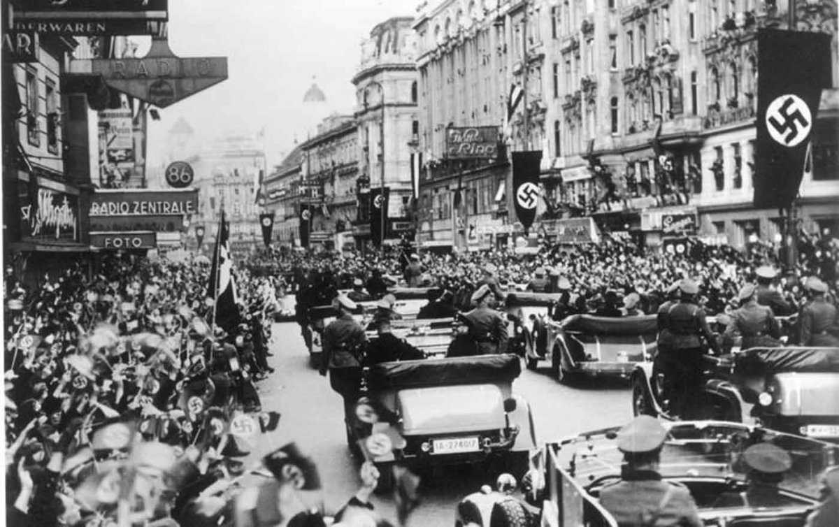 Zum Gedenken an den &quot;Anschluss&quot; vor 80 Jahren hat Bischof Michael Bünker Humanität eingemahnt: &quot;Für die Humanität dort eintreten, wo sie gerade bedroht ist - das ist unser gemeinsamer Auftrag.&quot; Foto: wikimedia/Deutsches Bundesarchiv