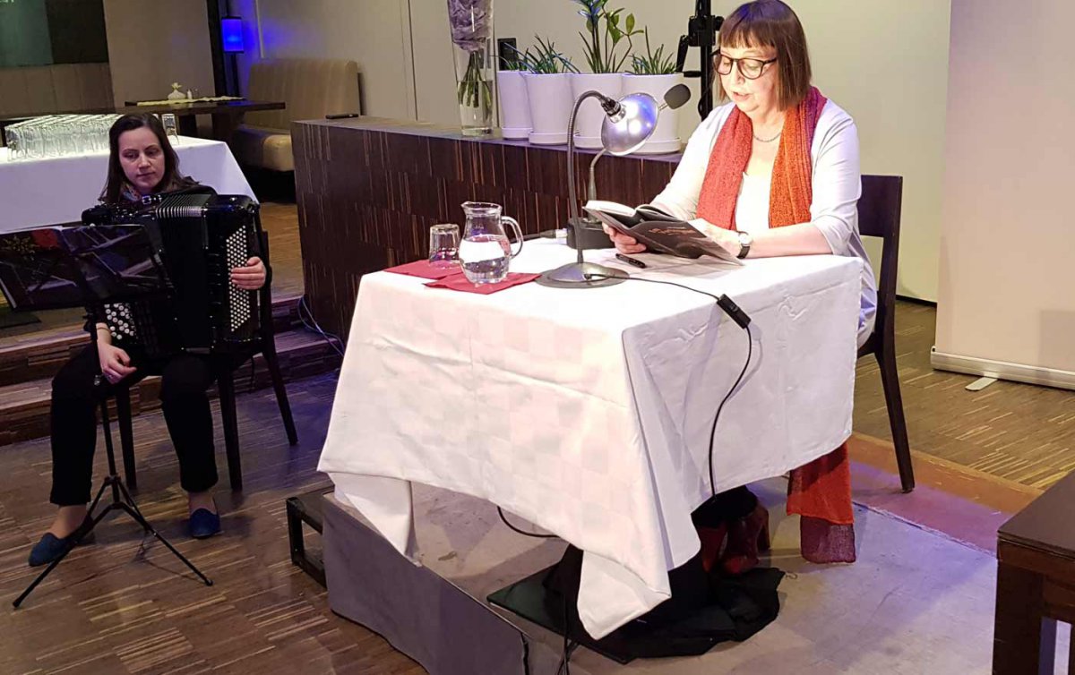 Verbindet in ihrem Roman Tatsächliches mit Erfundenem: die Autorin Ljuba Arnautović. Foto: epd/Michael Windisch