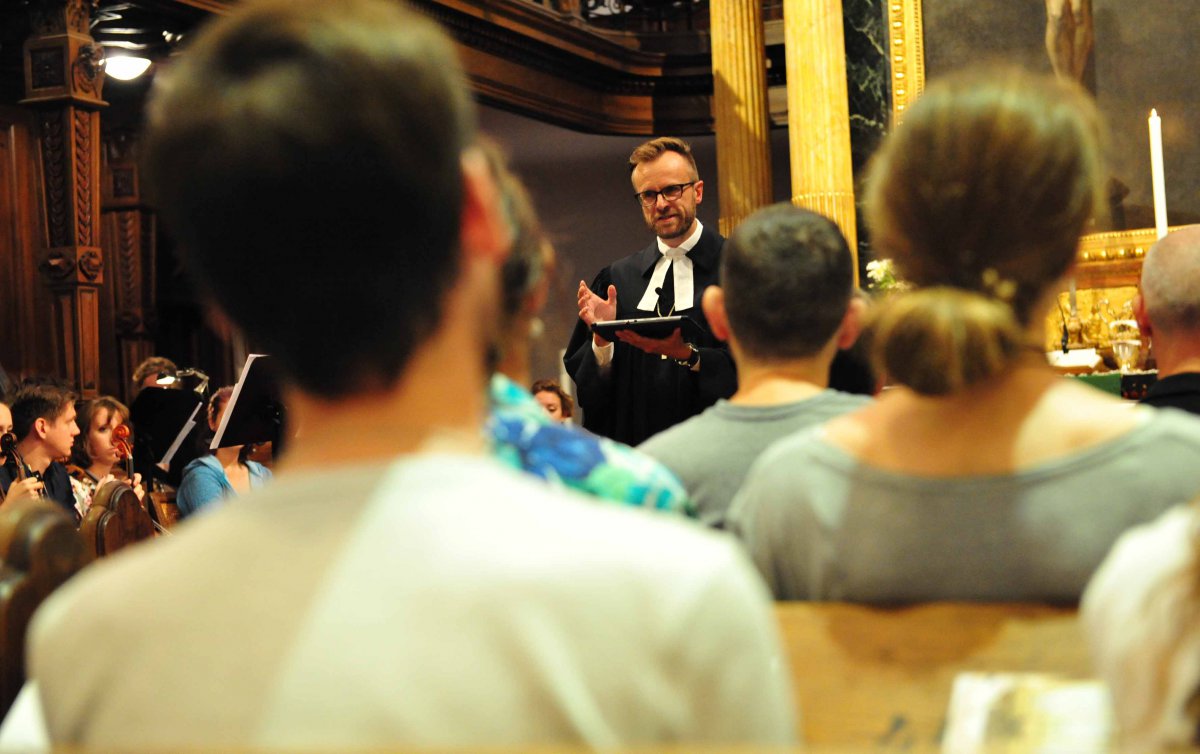 Superintendent Müller-Marienburg: &quot;Gott muss auch unsere Trauer und Ungeduld ertragen, denn es ist unerträglich, wie lange es dauert, bis es keine Strafen mehr für LGBTQ gibt oder niemand mehr Angst haben muss, der zu sein der er ist oder die zu sein, die