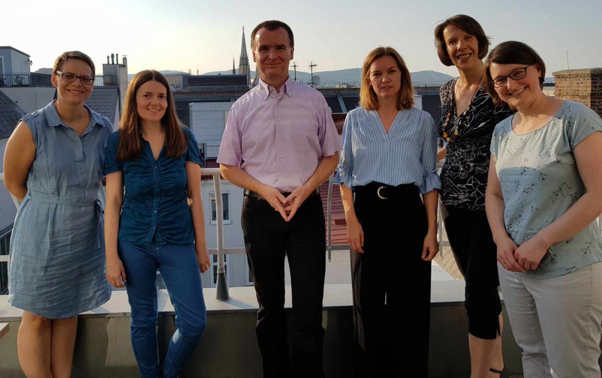 Sehen zu wenig Bewegung in Fragen der Gleichstellung von Männern und Frauen: Moderatorin Regina Augustin, Journalistin Brigitte Theißl, Theologe Martin Fischer, Frauenrechtlerin Andrea Hladky, Gleichbehandlungsanwältin Sabine Wagner-Steinrigl und Co-Moder