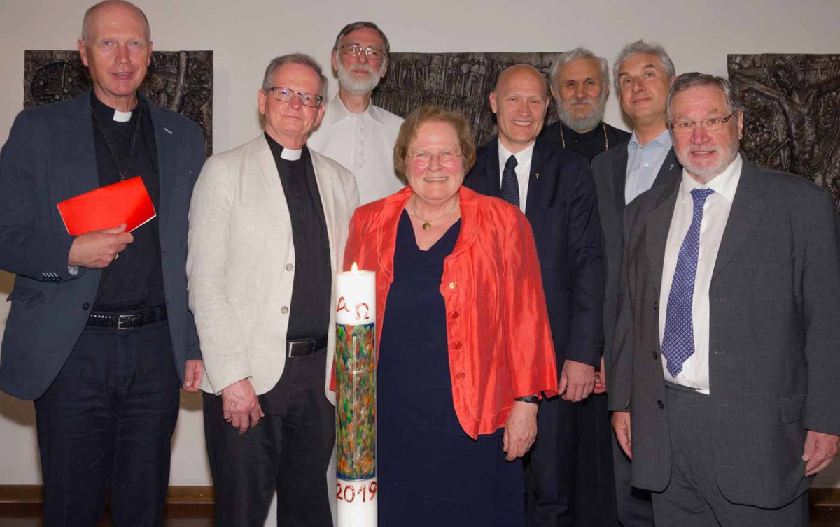Ökumenische Gesprächspartner (v.l.): Bischof Heinz Lederleitner, Reverend Patrick Curran Pater Milo Ambros, Pfarrerin Ingrid Vogel, Superintendent Matthias Geist, Erzpriester Petar Pantić, Landessuperintendent Thomas Hennefeld und Pfarrer Ernst Hofhansl.