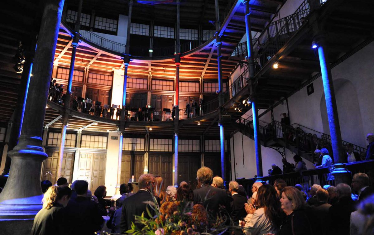   Im Atelierhaus der Akademie der Bildenden Künste feierten zahlreiche Gäste die Amtseinführung des neuen Bischofs Michael Chalupka. Foto: epd/Uschmann