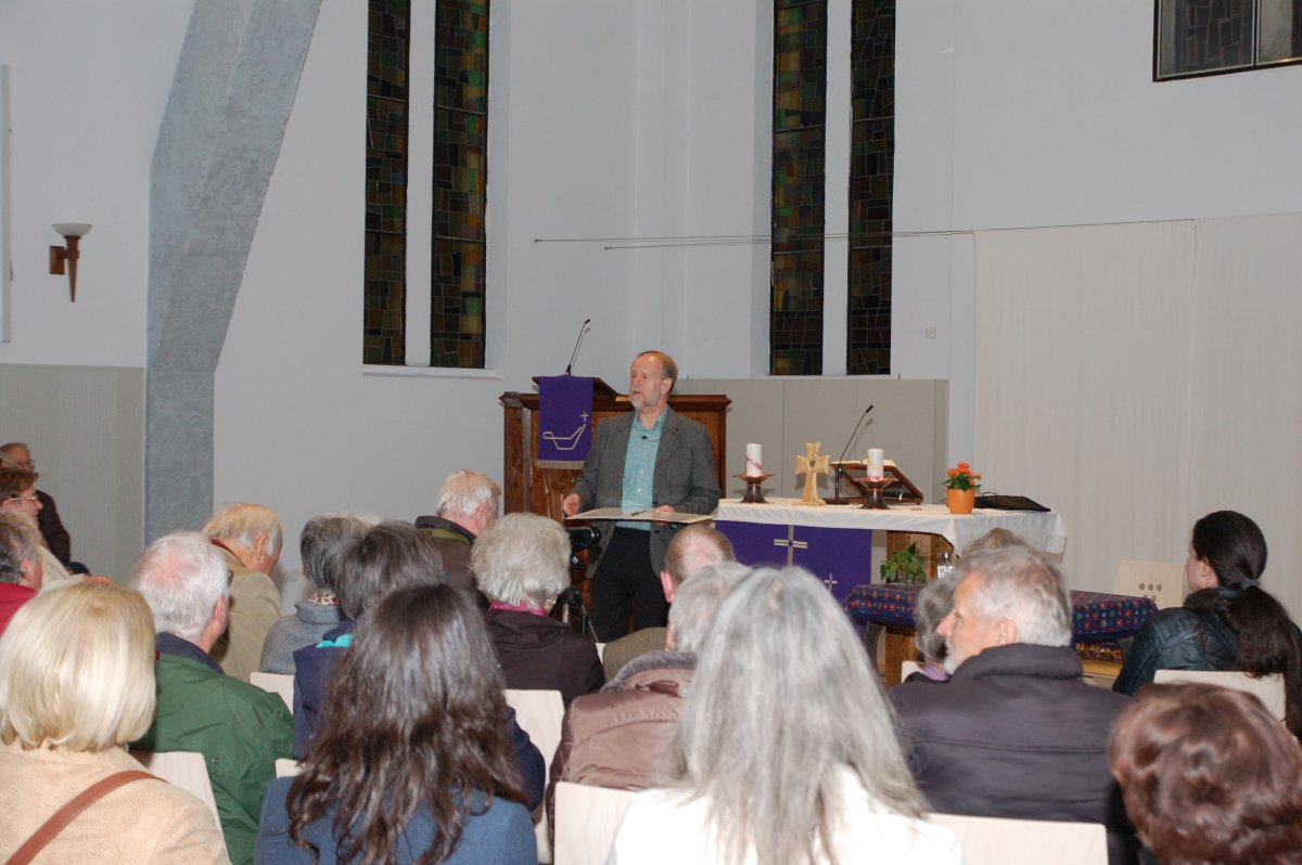 Andreas Berghöfer liest biblische G´schichten auf Wienerisch