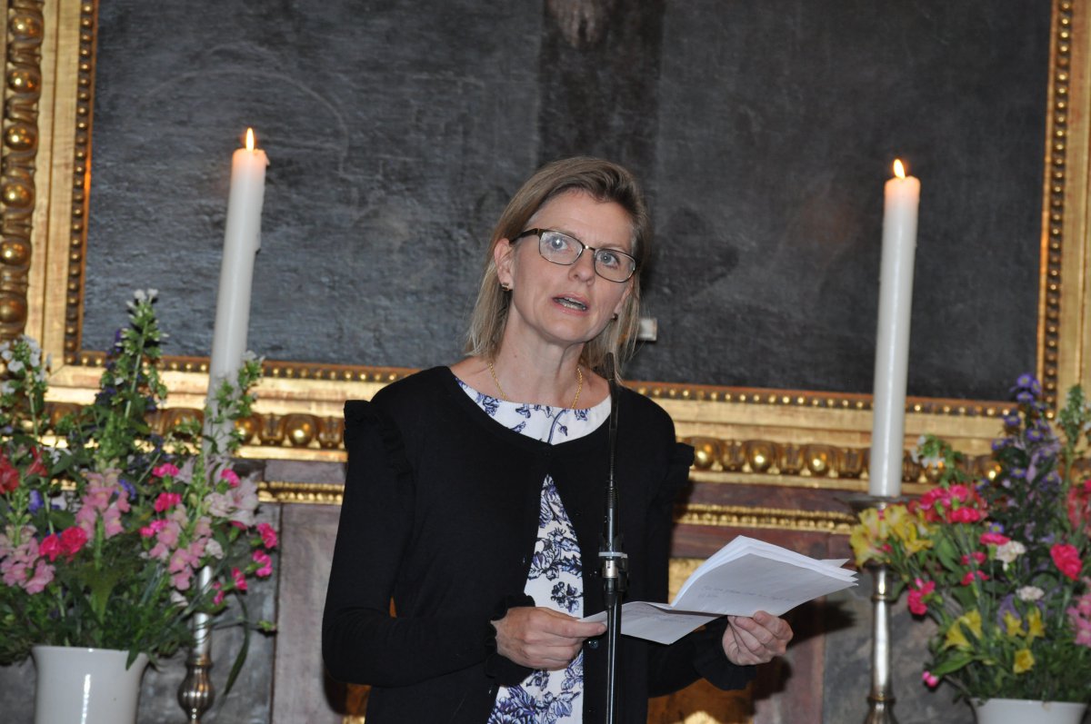Die schwedische Botschafterin Helen Eduards in der Lutherischen Stadtkirche
