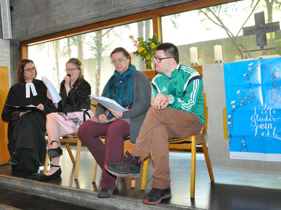 Lesung: Pfarrerin Maria Katharina Moser, Ruth Oberhuber, Assistenz Iris Hanousek und Stefan Mann (von links).